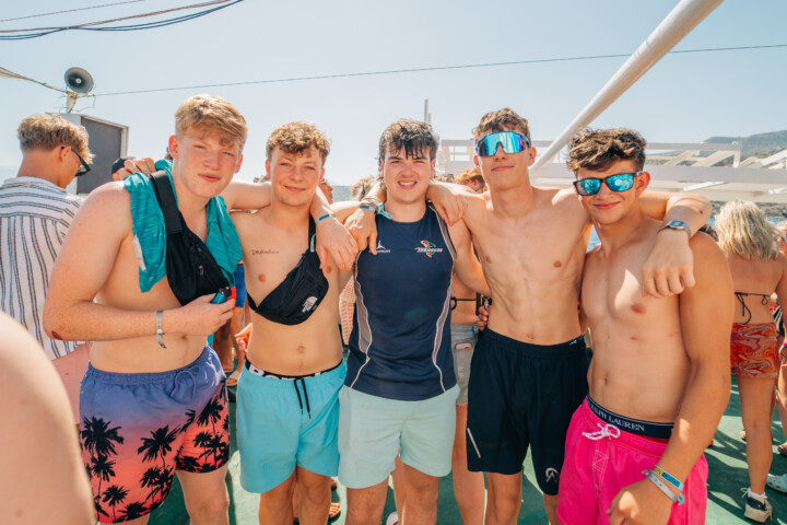 Malia Booze Cruise wtw