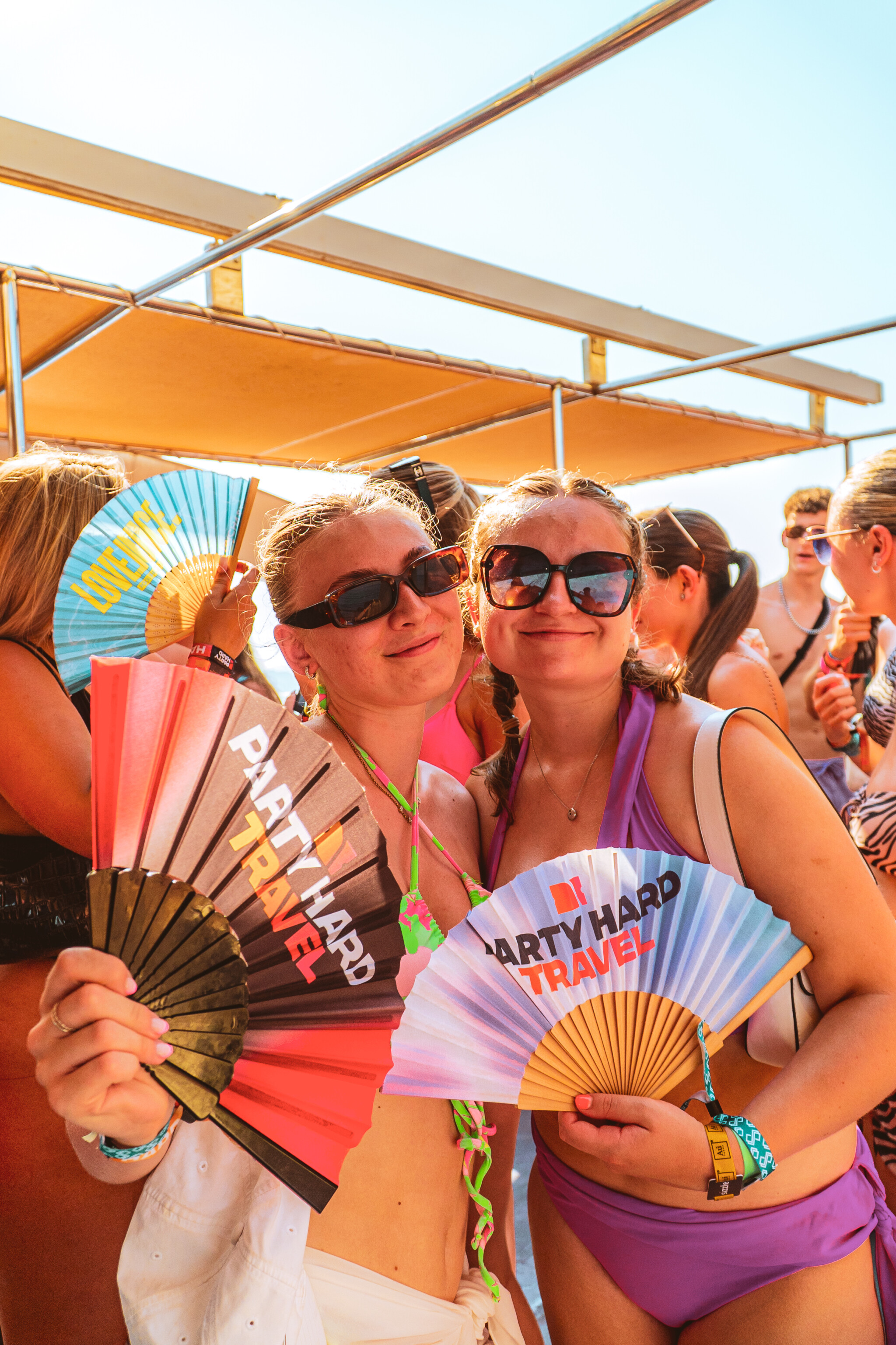 Zante Pukka Up Boat Girls with fan