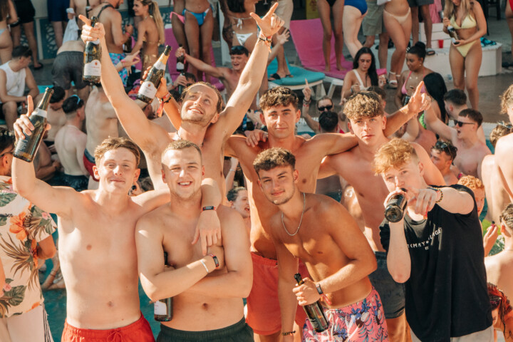 Group Kavos Champagne Sessions 24