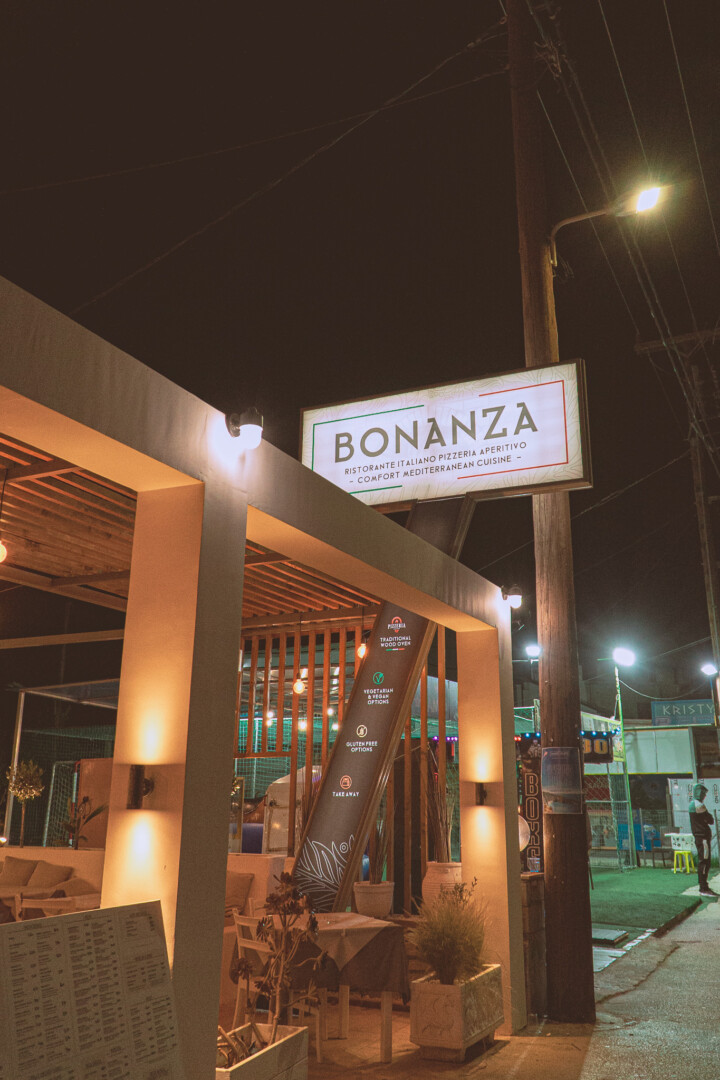 Bonanza Restaurant in Zante